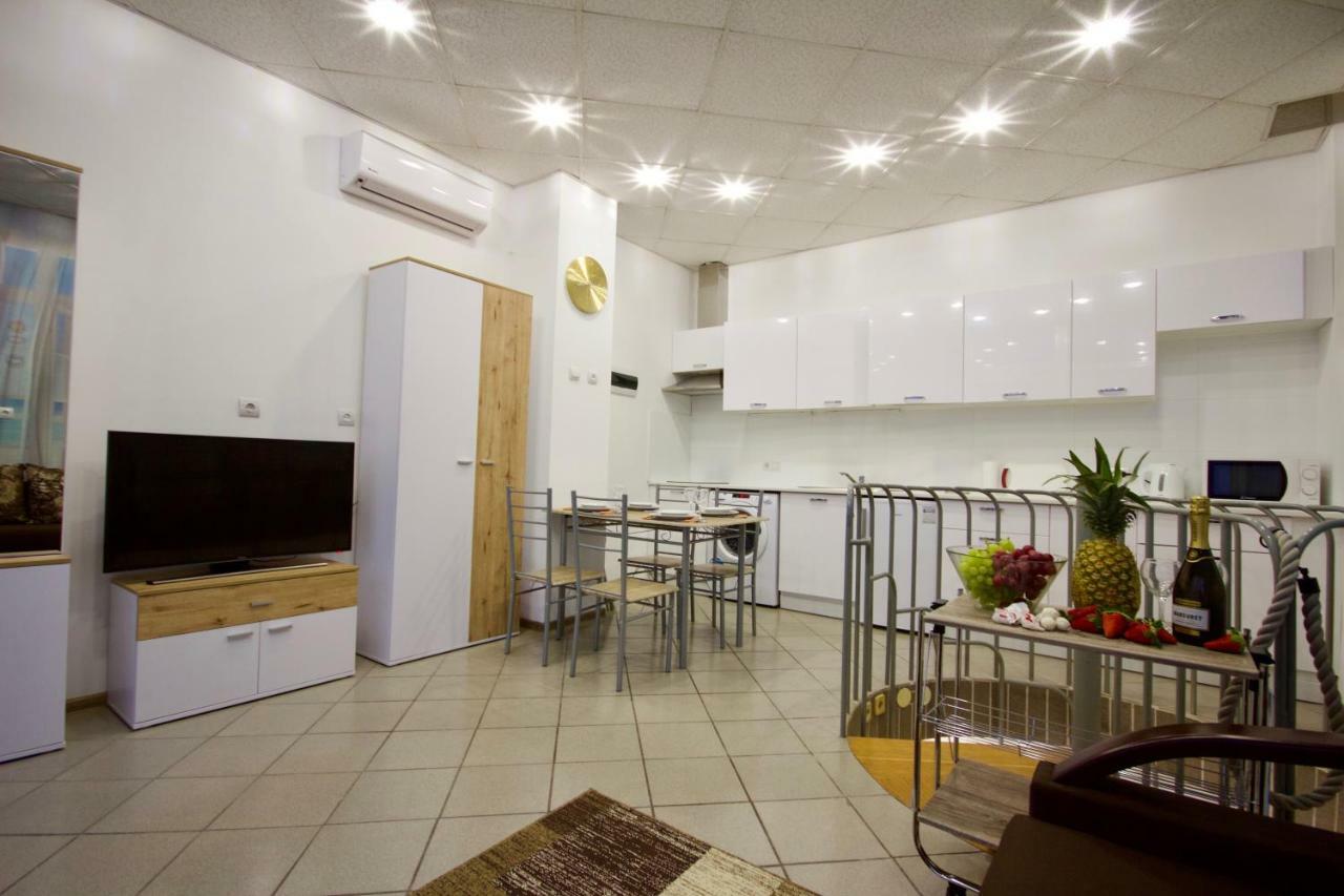 Sun **** Apartment